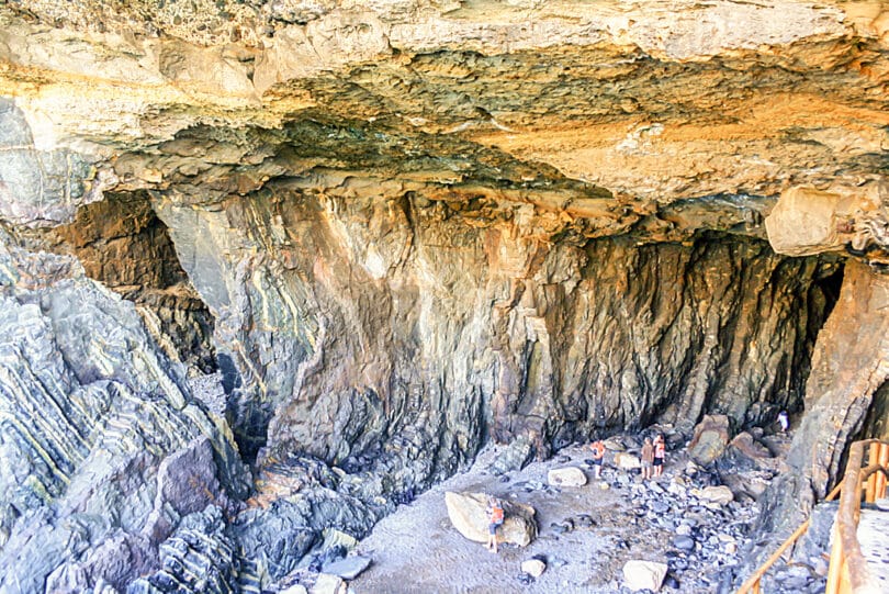 Blick in die vordere der beiden Höhlen von Ajuy