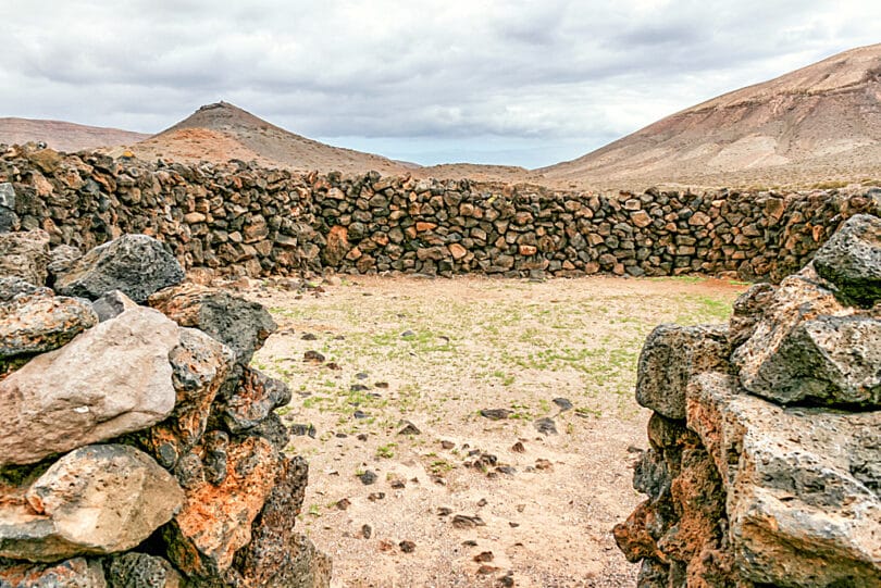 Aus Steinmauern errichteter Viehpferch in La Atalayita