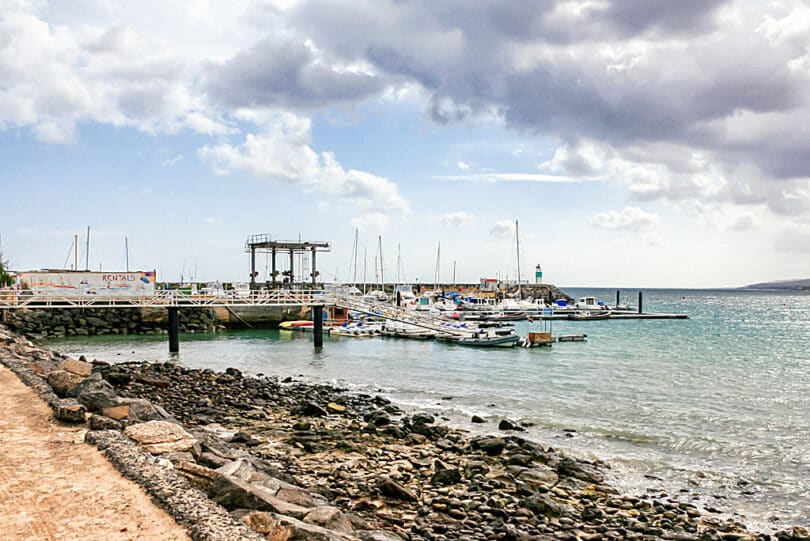 Im Hafen von Caleta de Fuste legen heute meist nur noch Segelyachten an