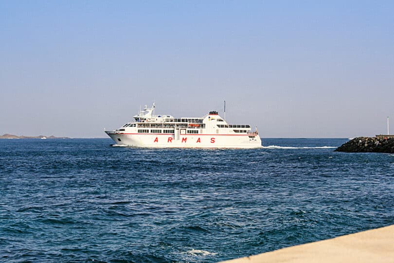 Zwischen Corralejo auf Fuerteventura und Playa Blanca auf der Nachbarinsel Lanzarote gibt es eine regelmäßige Fährverbindung