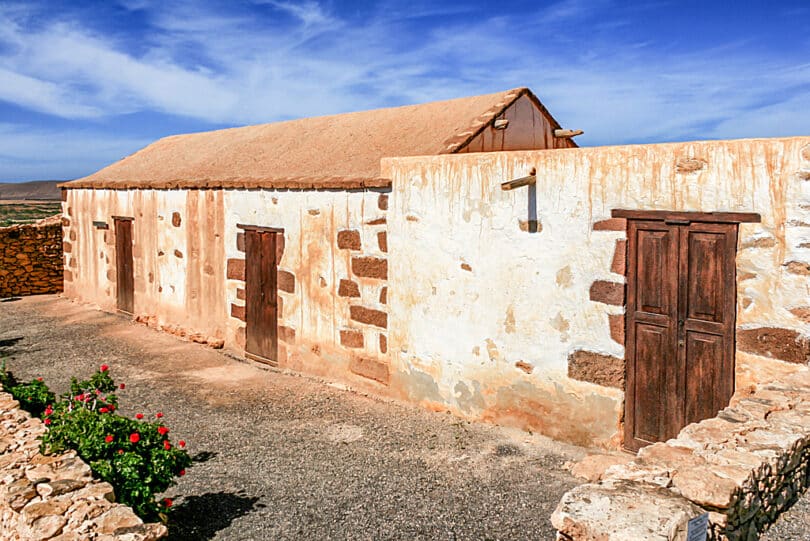 Originalgetreu restaurierter Bauernhof im Ecomuseo La Alcogida