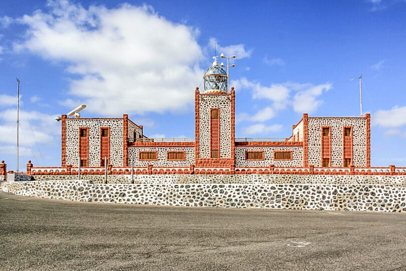 Der Faro de la Entallada auf Fuerteventura gilt als schönster Leuchtturm der Kanarischen Inseln 