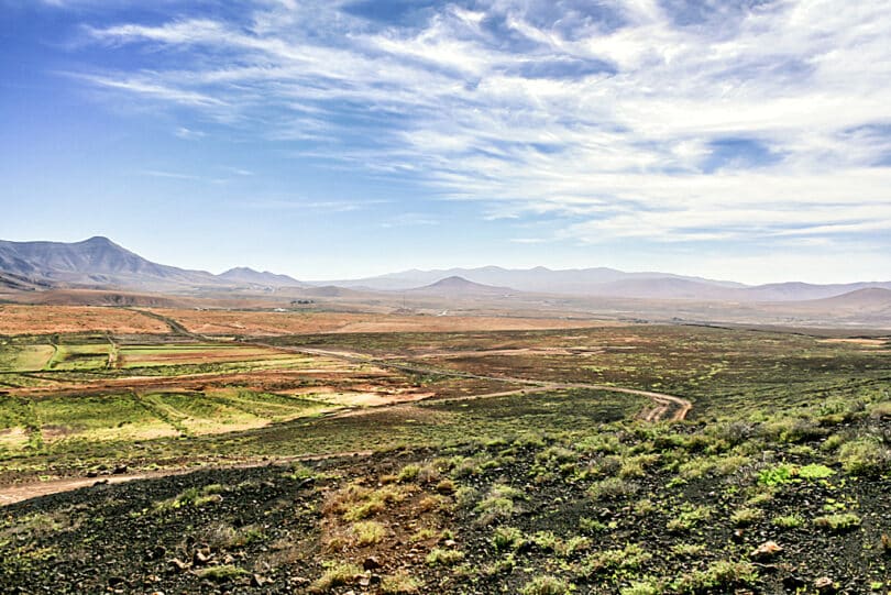 Blick vom Unamuno-Denkmal auf das zentrale Bergland von Fuerteventura