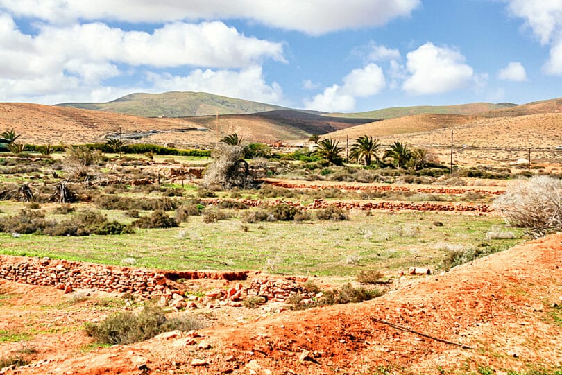 Brachliegende Felder in der Nähe von Valles de Ortega