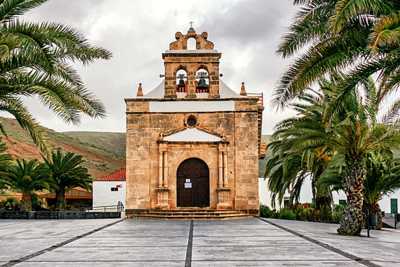 Die Kirche von Vega de Rio Palmas beherbergt eine Figur der Schutzpatronin von Fuerteventura