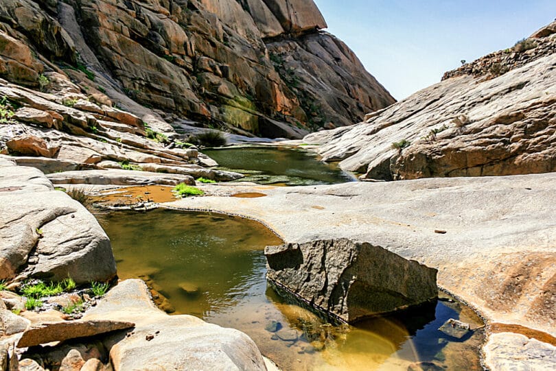 Große Wasseransammlungen in der Schlucht von Vega de Rio Palmas 